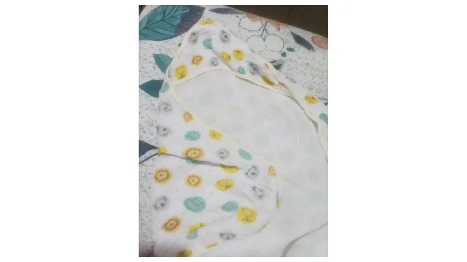 Toalha de banho fralda soft Karinho Papi estampada com capuz (foto 2)